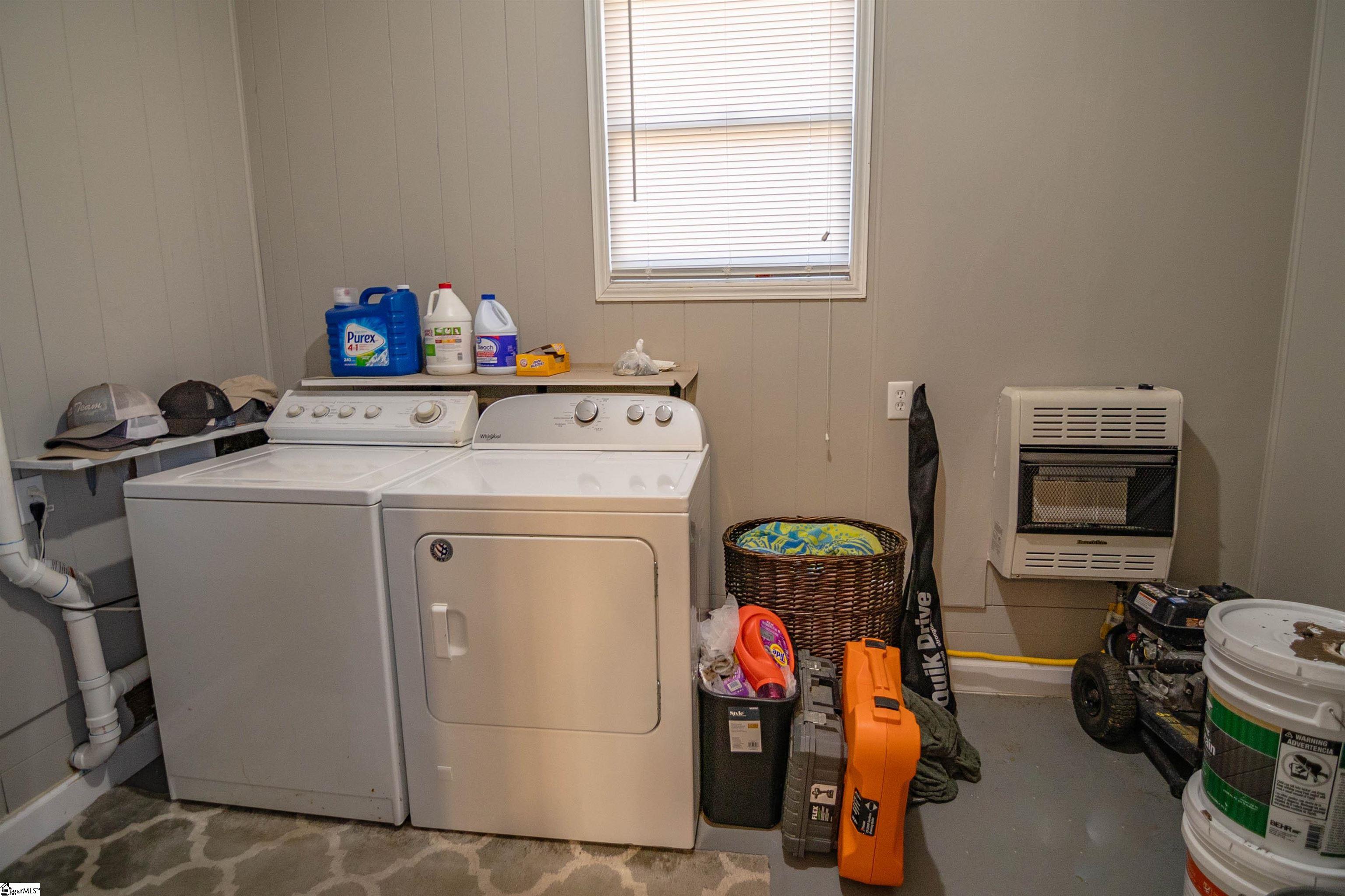 414 Mapleton Drive Greenville, SC 29607 - Photo 7 of 32