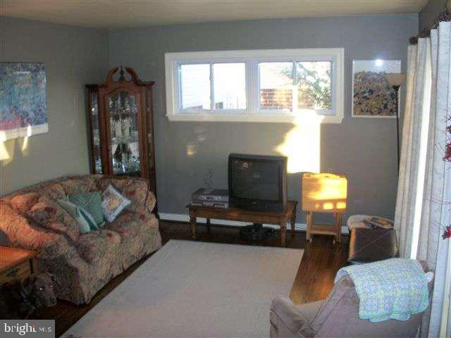 254 North Locust Point Road Mechanicsburg, PA 17050 - Photo 7 of 18 Gallery Image 7