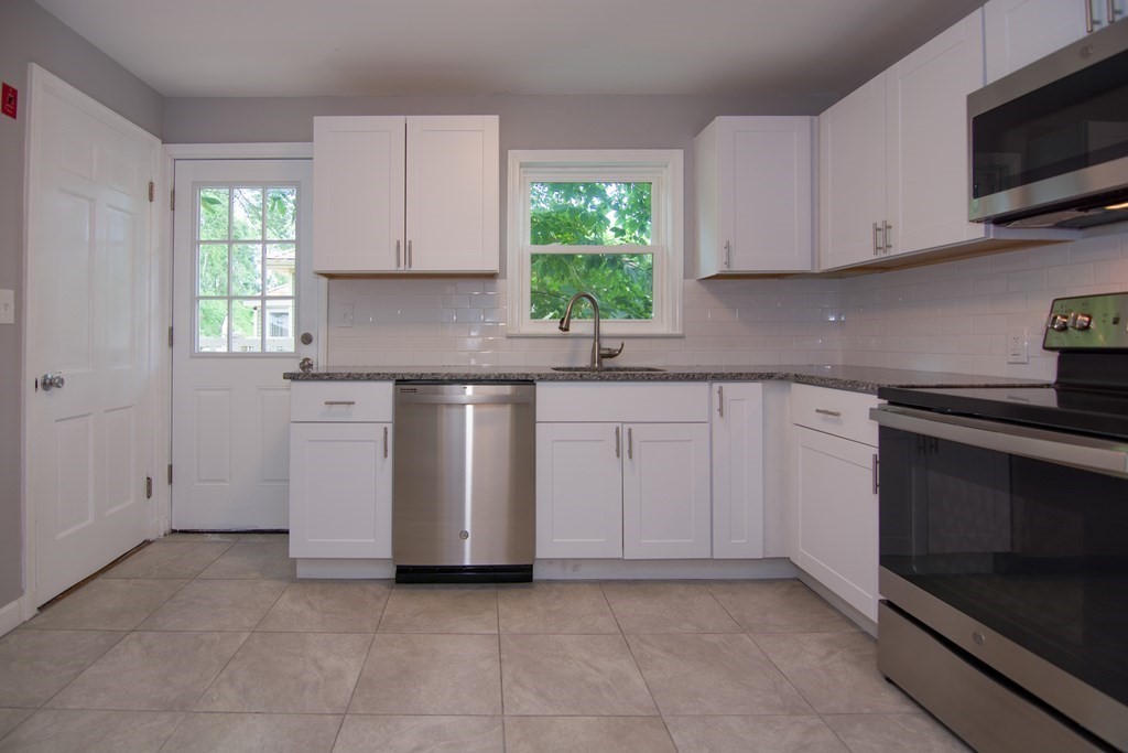 24 County Way Beverly, MA 01915 - Photo 11 of 24 Gallery Image 11