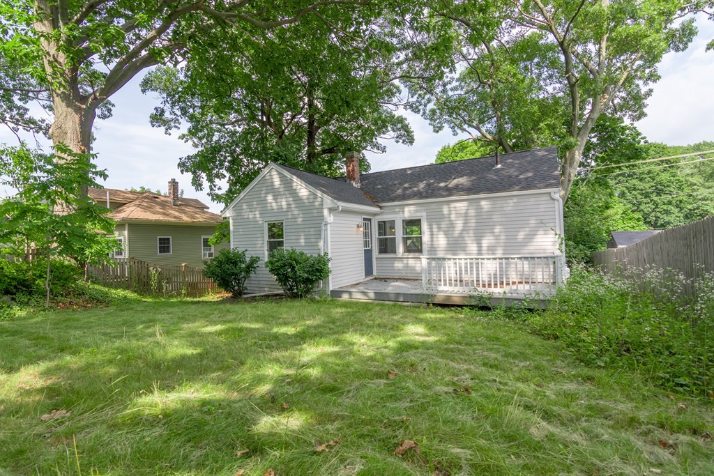 24 County Way Beverly, MA 01915 - Photo 4 of 24 Gallery Image 4