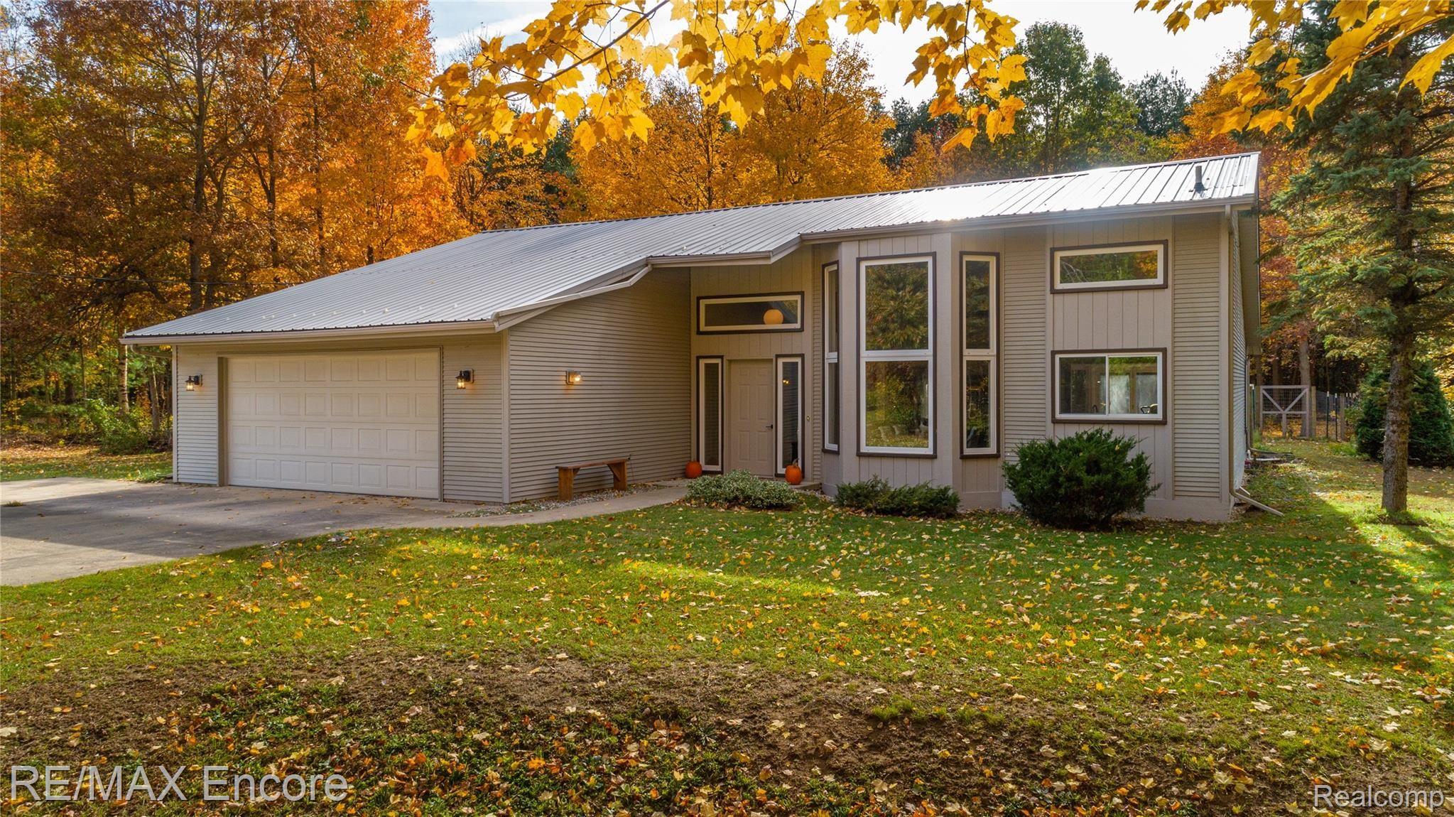 867 Barnes Lake Road Columbiaville, MI 48421 - Photo 2 of 36 867 Barnes Lake-101 - Copy (2).jpg