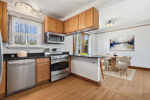 126 Northgate Road Riverside, IL 60546 - Photo 5 of 20