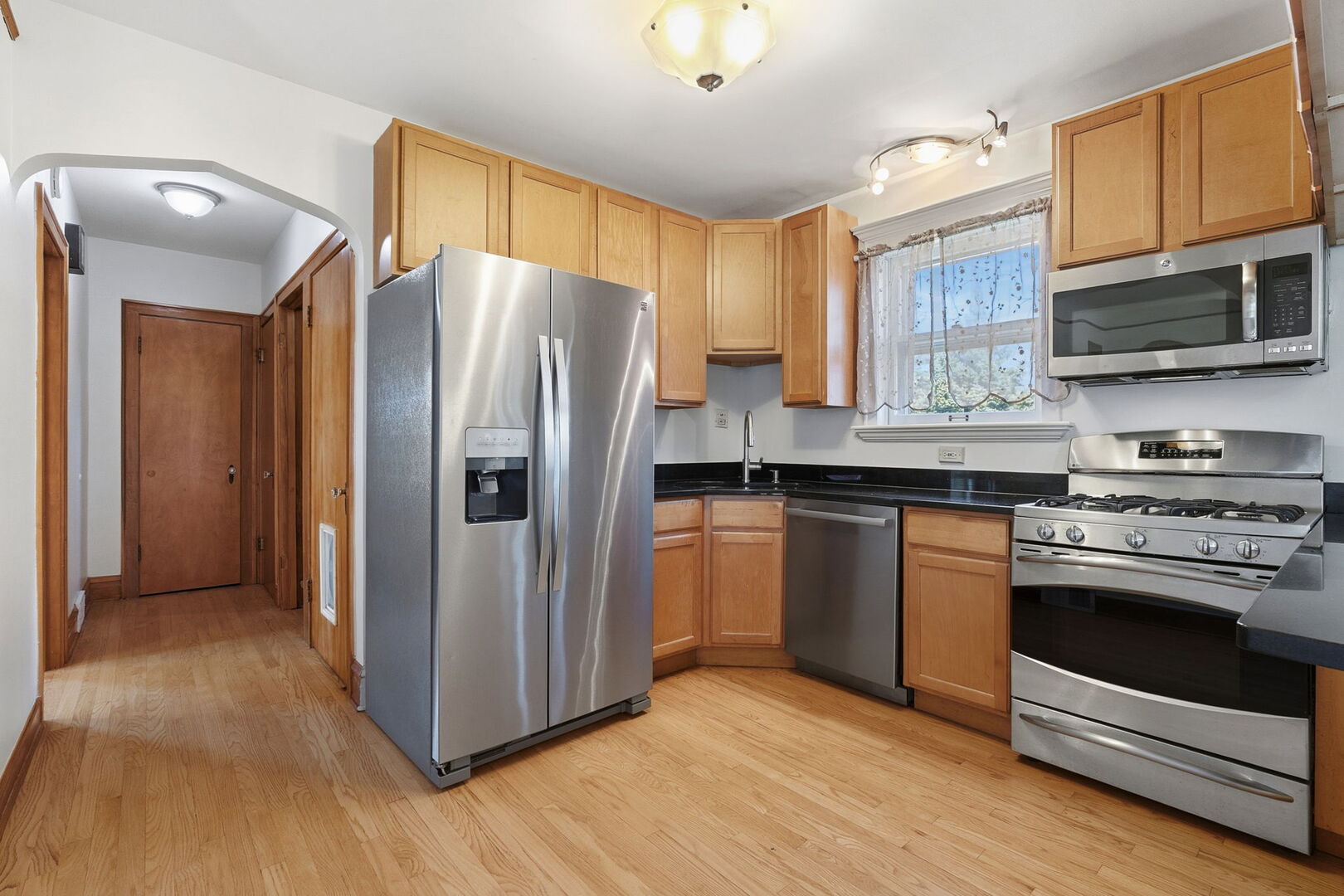 126 Northgate Road Riverside, IL 60546 - Photo 7 of 20