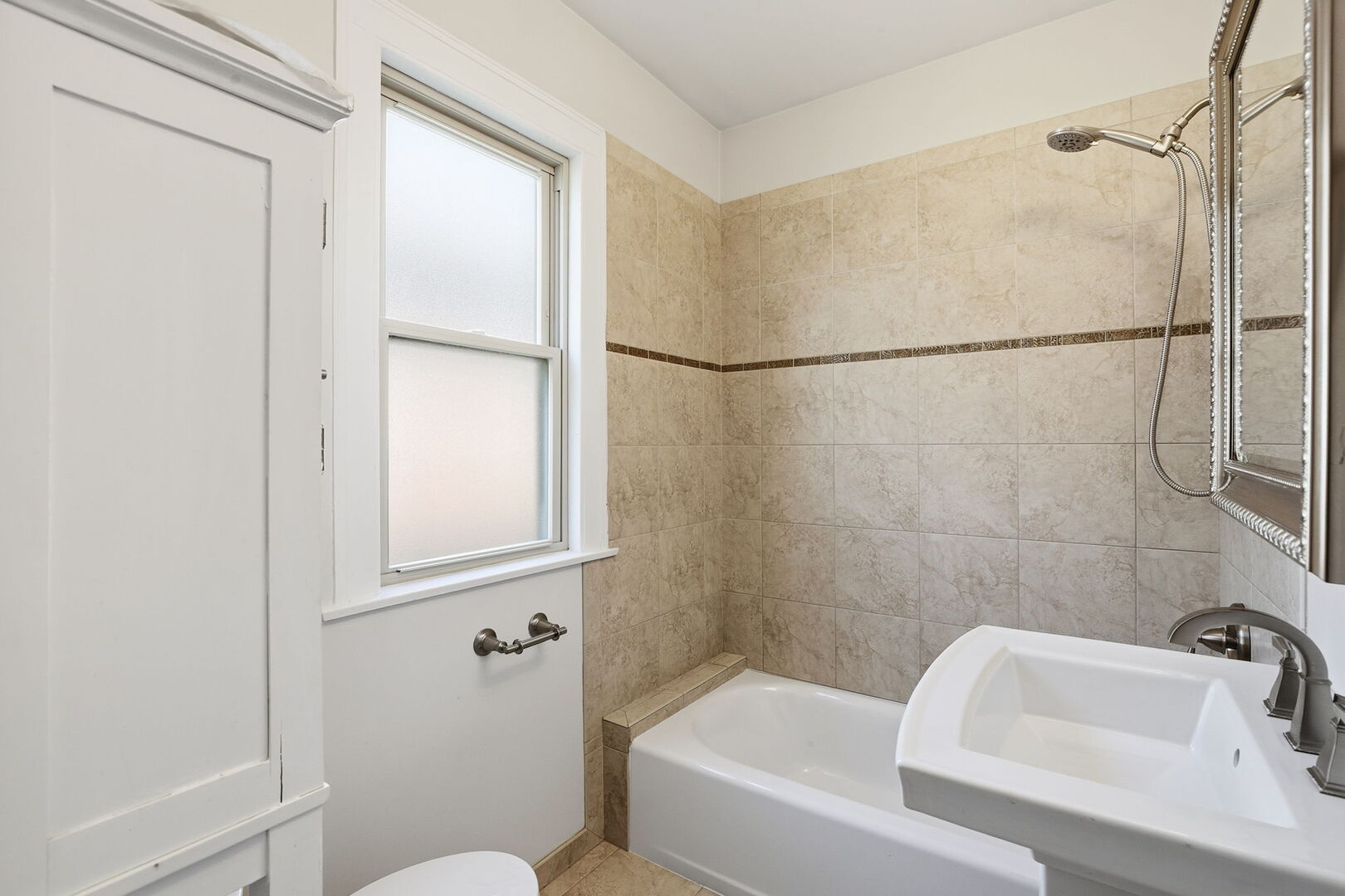 126 Northgate Road Riverside, IL 60546 - Photo 9 of 20