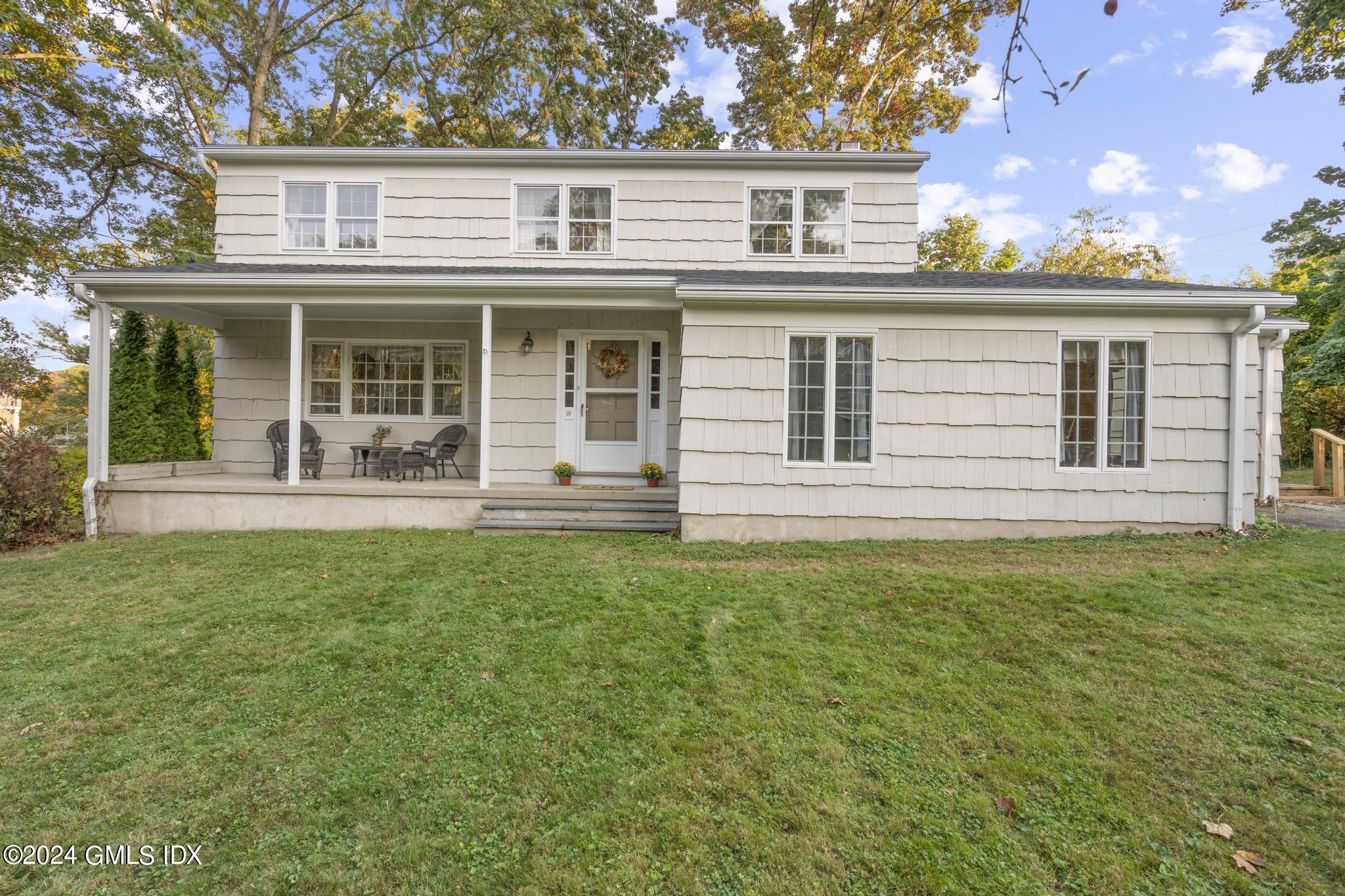 19 Coventry Lane Riverside, CT 06878 - Photo 3 of 39 DSC05028