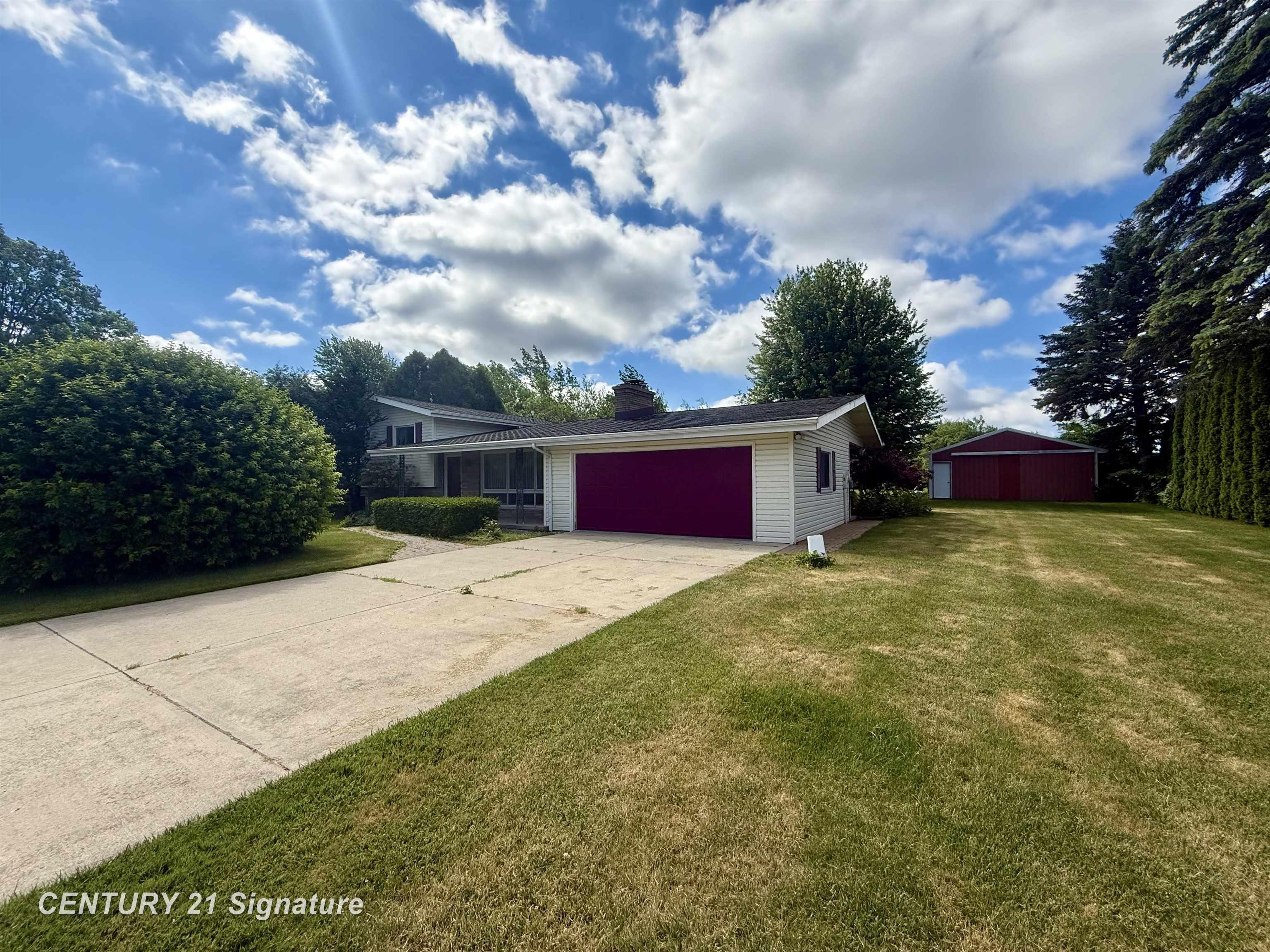 6641 Pierce Road Freeland, MI 48623 - Photo 3 of 31