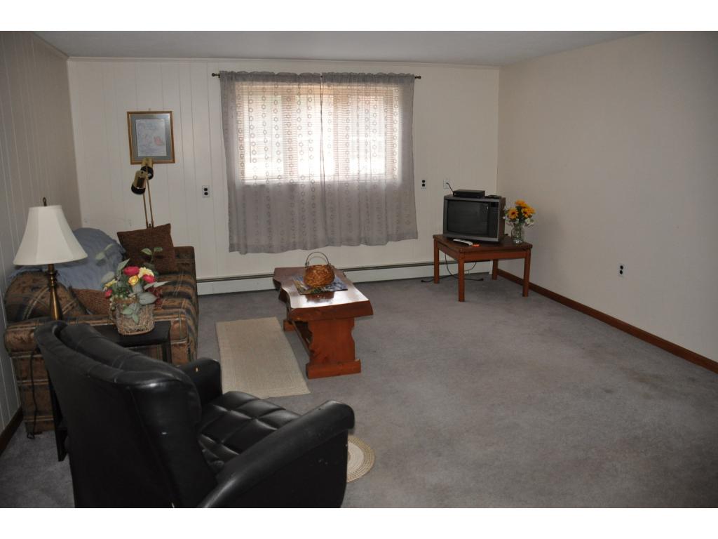 109 Pembroke Road Concord, NH 03301 - Photo 10 of 11 Gallery Image 10