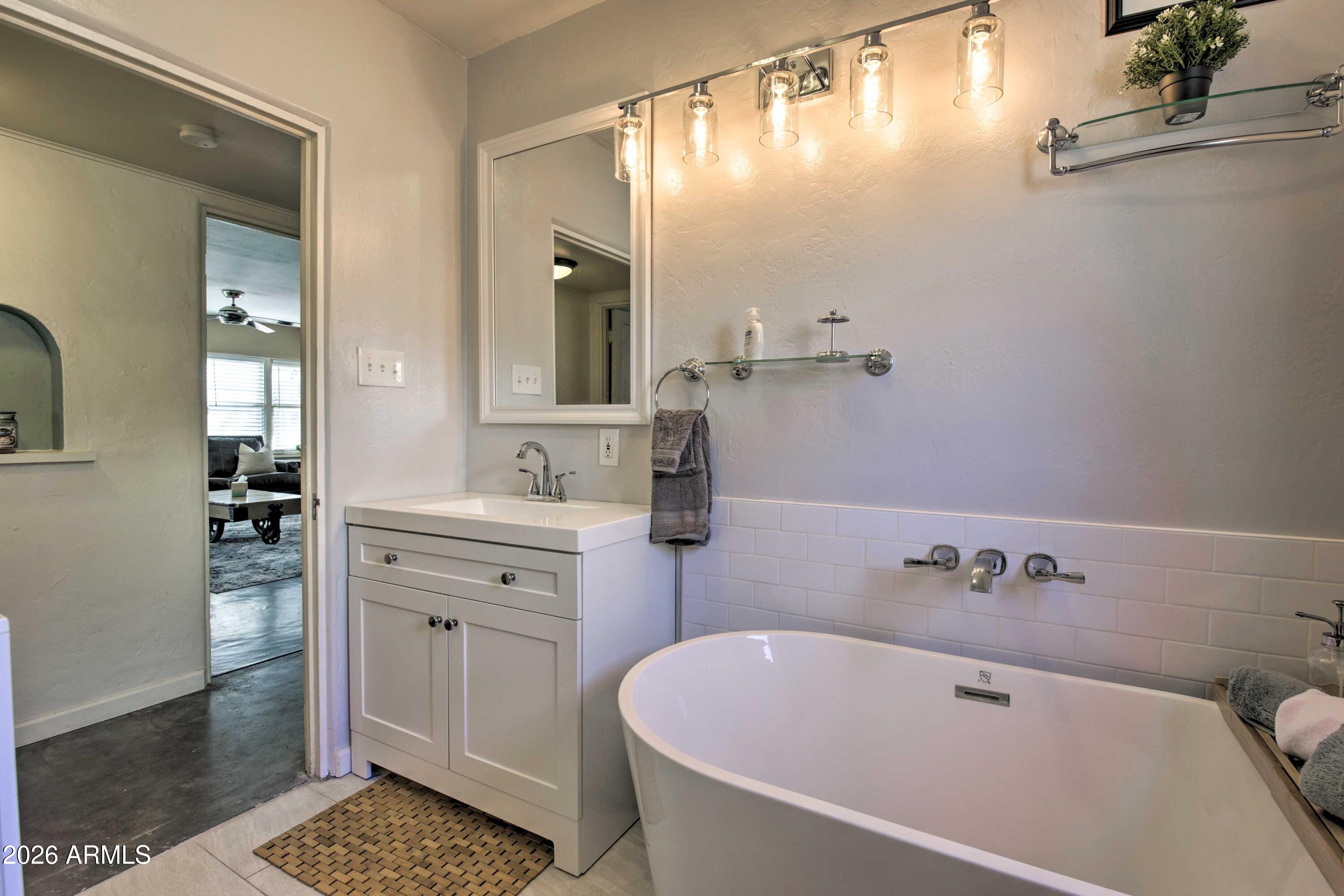 1815 North 16th Avenue Phoenix, AZ 85007 - Photo 10 of 18 BR 2