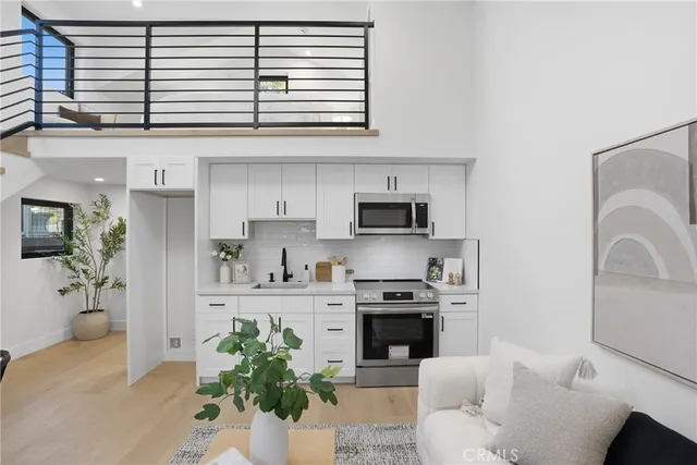 $2,300,000 | 526 Klamath Street, Brisbane, CA 94005