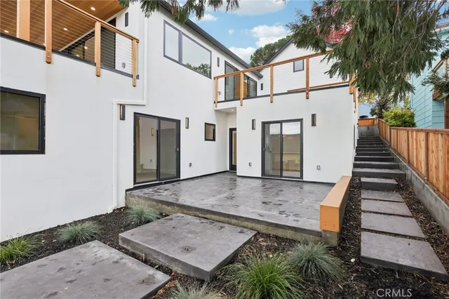 $2,300,000 | 526 Klamath Street, Brisbane, CA 94005