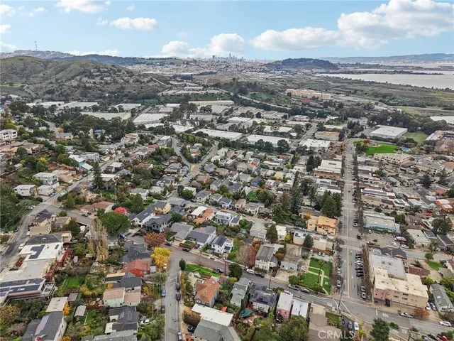 $2,300,000 | 526 Klamath Street, Brisbane, CA 94005