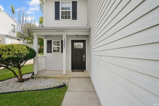 $2,000 | 1507 West Edinburgh Bend, Bloomington, IN 47403