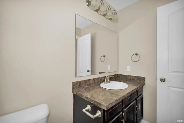 $2,000 | 1507 West Edinburgh Bend, Bloomington, IN 47403