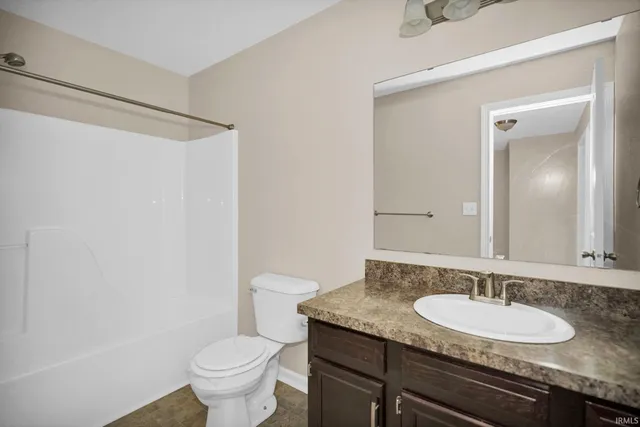 $2,000 | 1507 West Edinburgh Bend, Bloomington, IN 47403