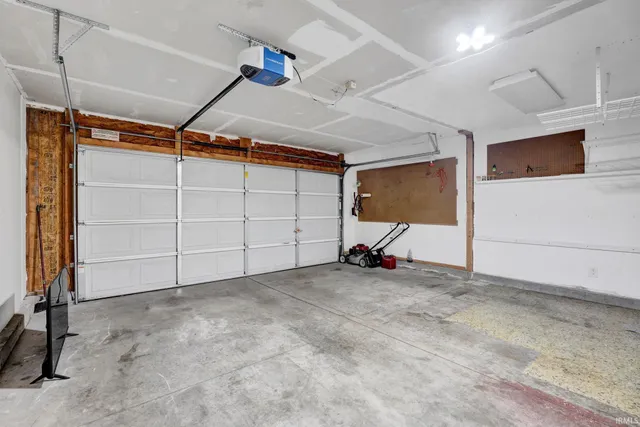 $2,000 | 1507 West Edinburgh Bend, Bloomington, IN 47403