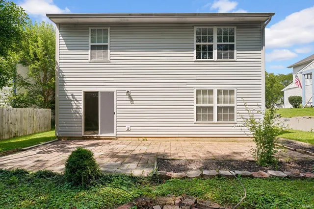 $2,000 | 1507 West Edinburgh Bend, Bloomington, IN 47403