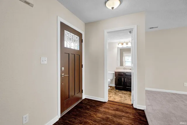 $2,000 | 1507 West Edinburgh Bend, Bloomington, IN 47403