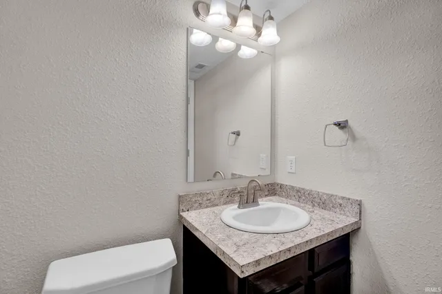 $2,000 | 1507 West Edinburgh Bend, Bloomington, IN 47403