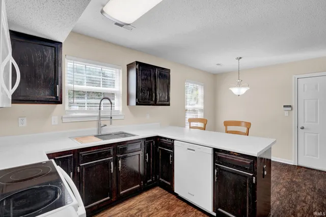 $2,000 | 1507 West Edinburgh Bend, Bloomington, IN 47403