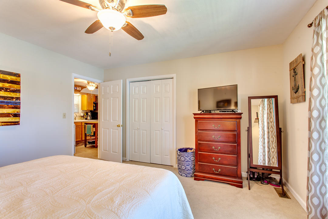 425 East Norris Point Road La Follette, TN 37766 - Photo 16 of 32 20190416160320992659000000-o