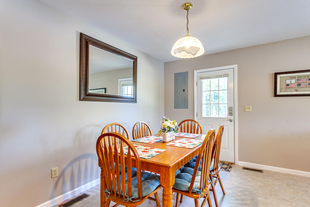 425 East Norris Point Road La Follette, TN 37766 - Photo 9 of 32 20190416160311561607000000-o