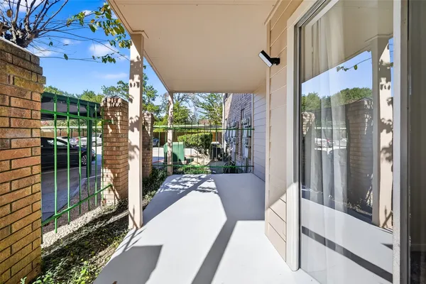$84,000 | 3770 Loverswood Drive, Unit 1006, Houston, TX 77014