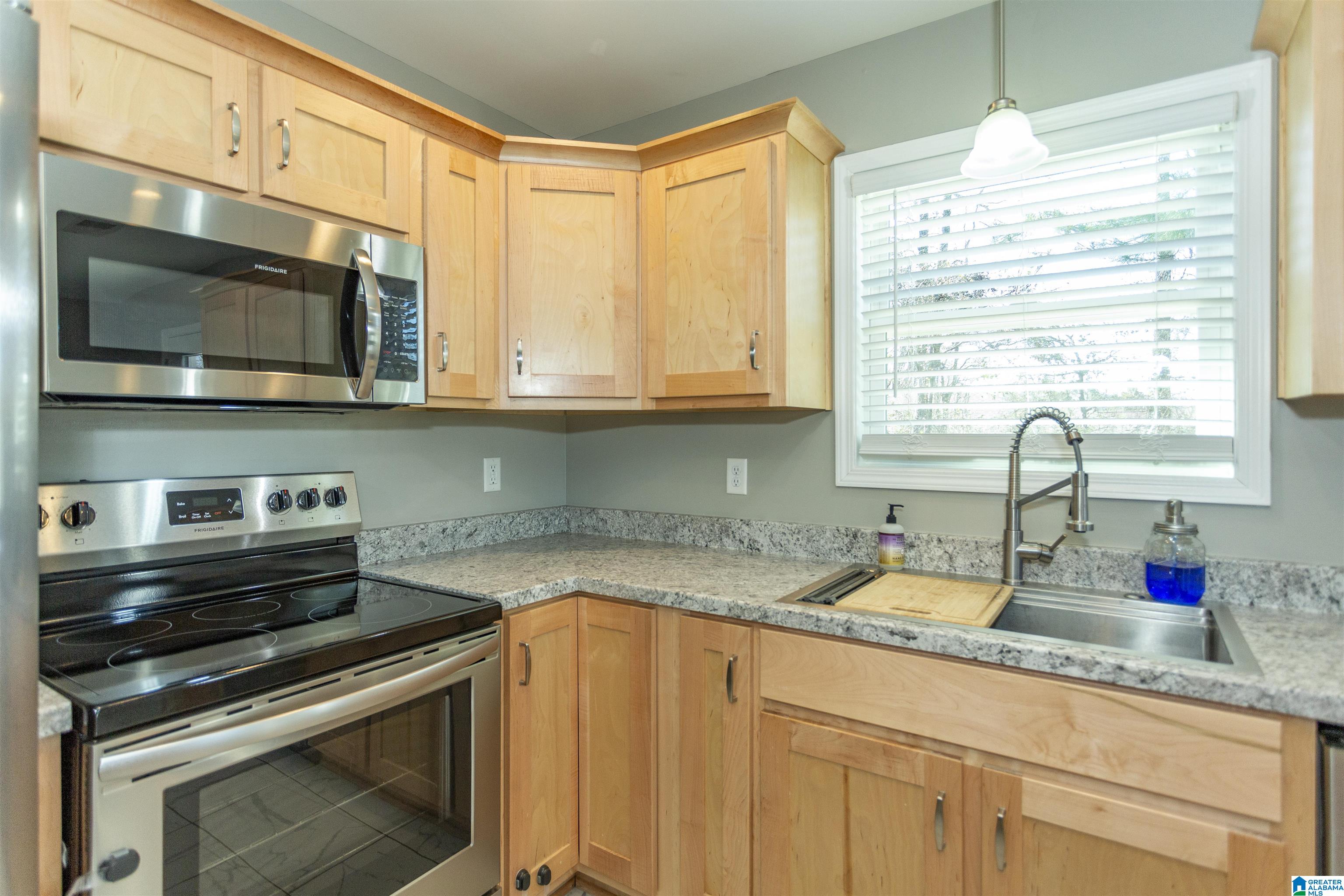 337 Central Avenue Oneonta, AL 35121 - Photo 14 of 46