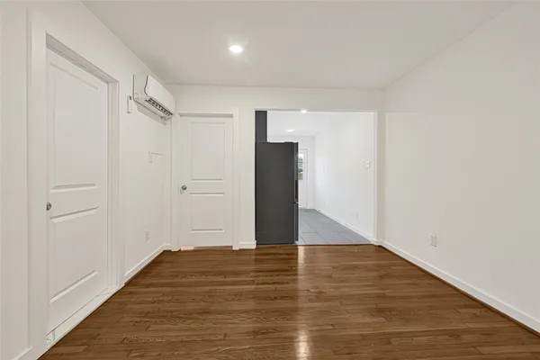 $1,499 | 6620 Lawndale Street, Unit 4, Houston, TX 77023