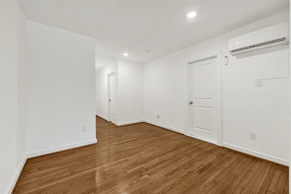 $1,499 | 6620 Lawndale Street, Unit 4, Houston, TX 77023