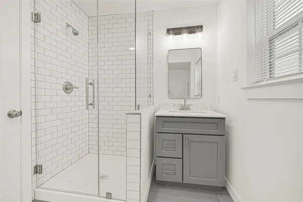 $1,499 | 6620 Lawndale Street, Unit 4, Houston, TX 77023