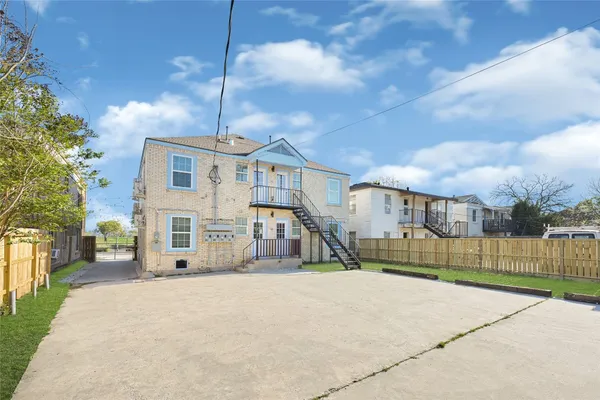 $1,499 | 6620 Lawndale Street, Unit 4, Houston, TX 77023