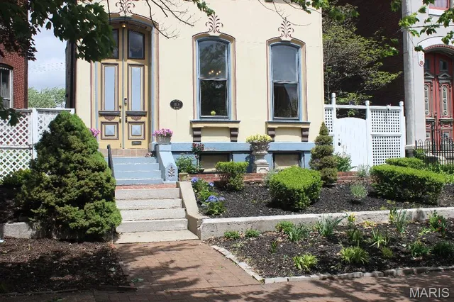 $1,050,000 | 1815 Lafayette Avenue, St. Louis, MO 63104