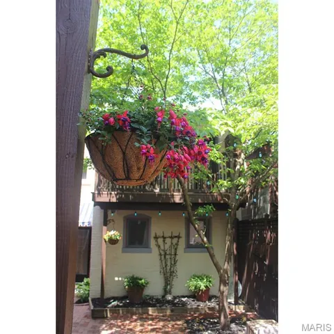 $1,050,000 | 1815 Lafayette Avenue, St. Louis, MO 63104