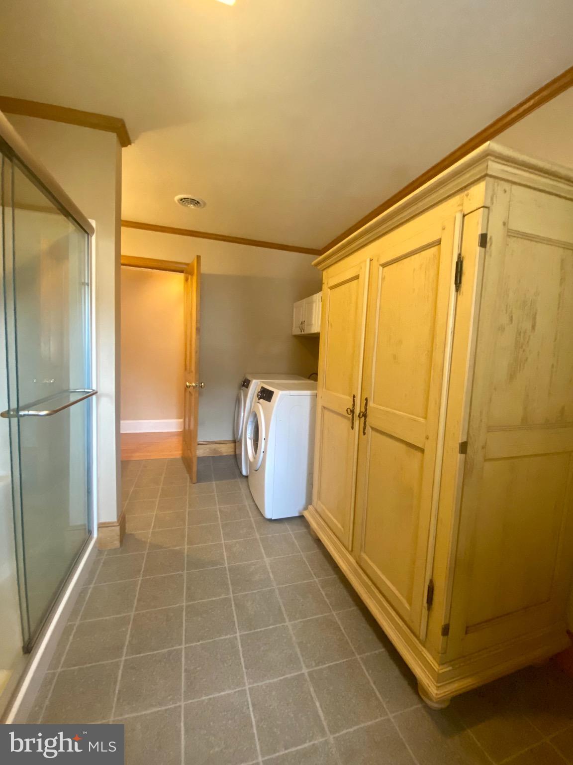 8868 Bacons Road Delmar, DE 19940 - Photo 13 of 36 Hallways bathroom with laundry