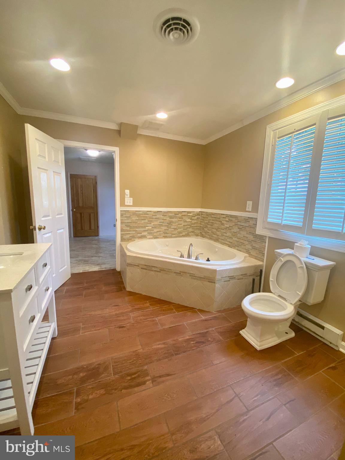 8868 Bacons Road Delmar, DE 19940 - Photo 17 of 36 Bathroom 1