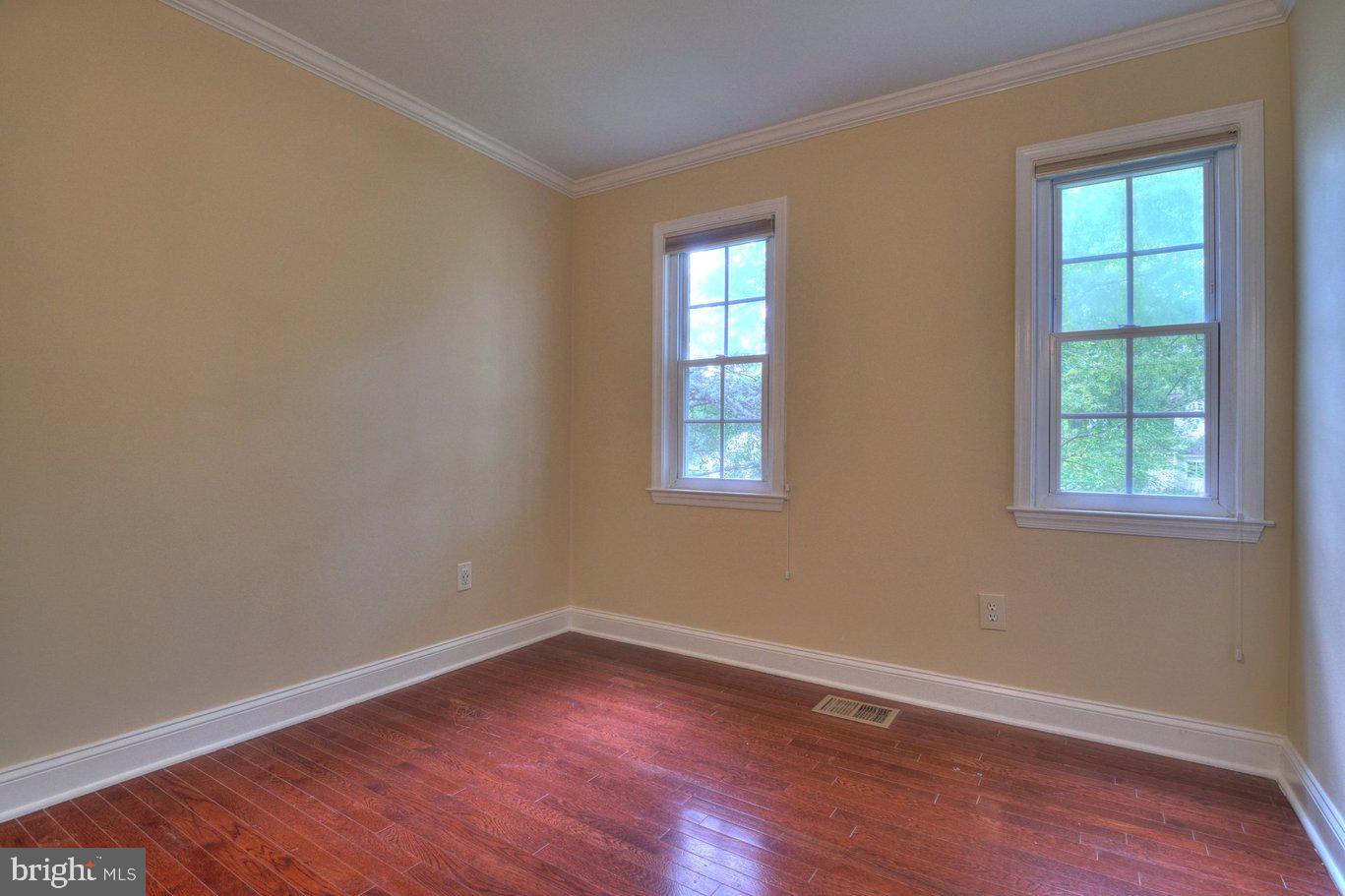 2405 Earlsgate Court Reston, VA 20191 - Photo 39 of 56 Bright and airy room with natural light.