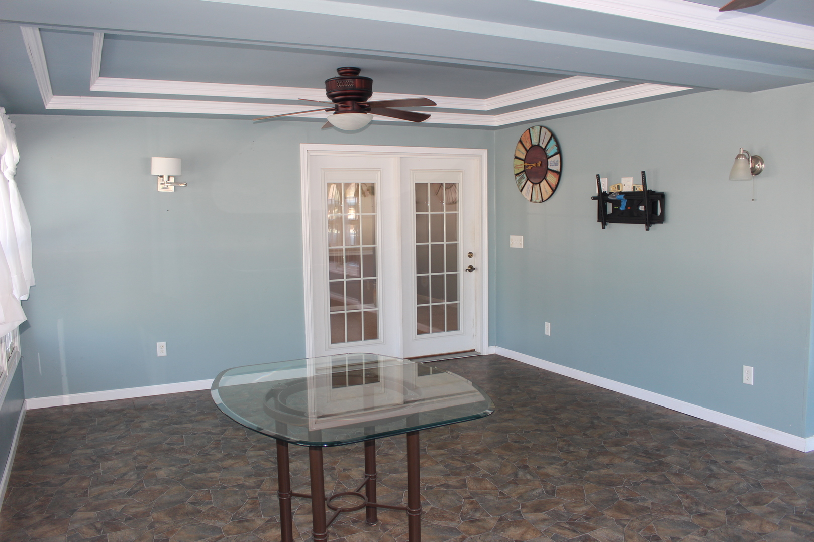 7629 White Oak Road Clinton, IL 61727 - Photo 32 of 47 a view of a livingroom with furniture and window