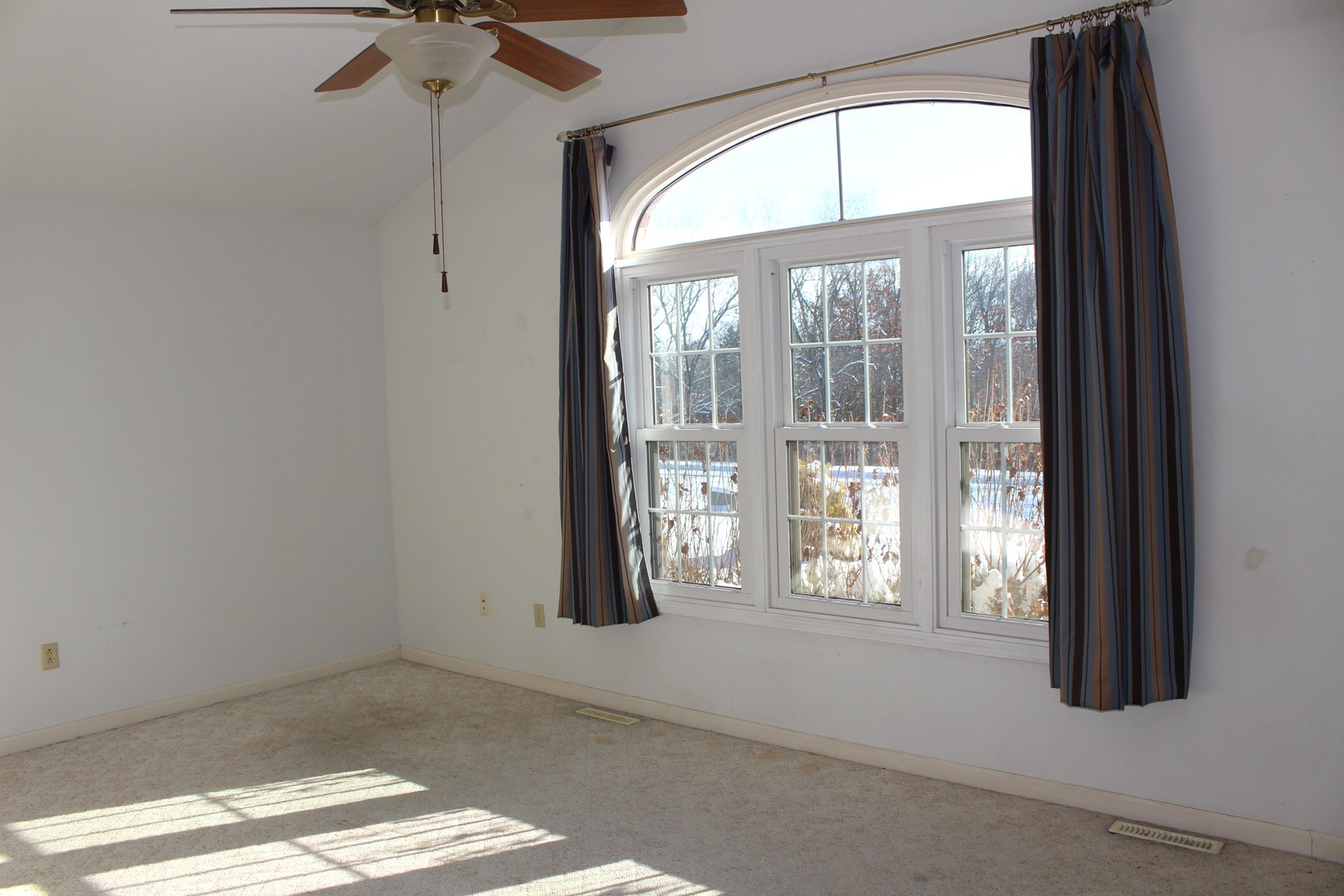 7629 White Oak Road Clinton, IL 61727 - Photo 42 of 47 a view of an empty room with a window