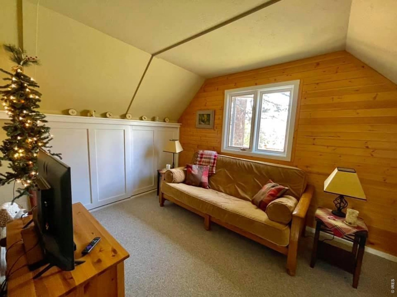 820 Riverside Drive Estes Park, CO 80517 - Photo 38 of 43 2nd upstairs bedroom