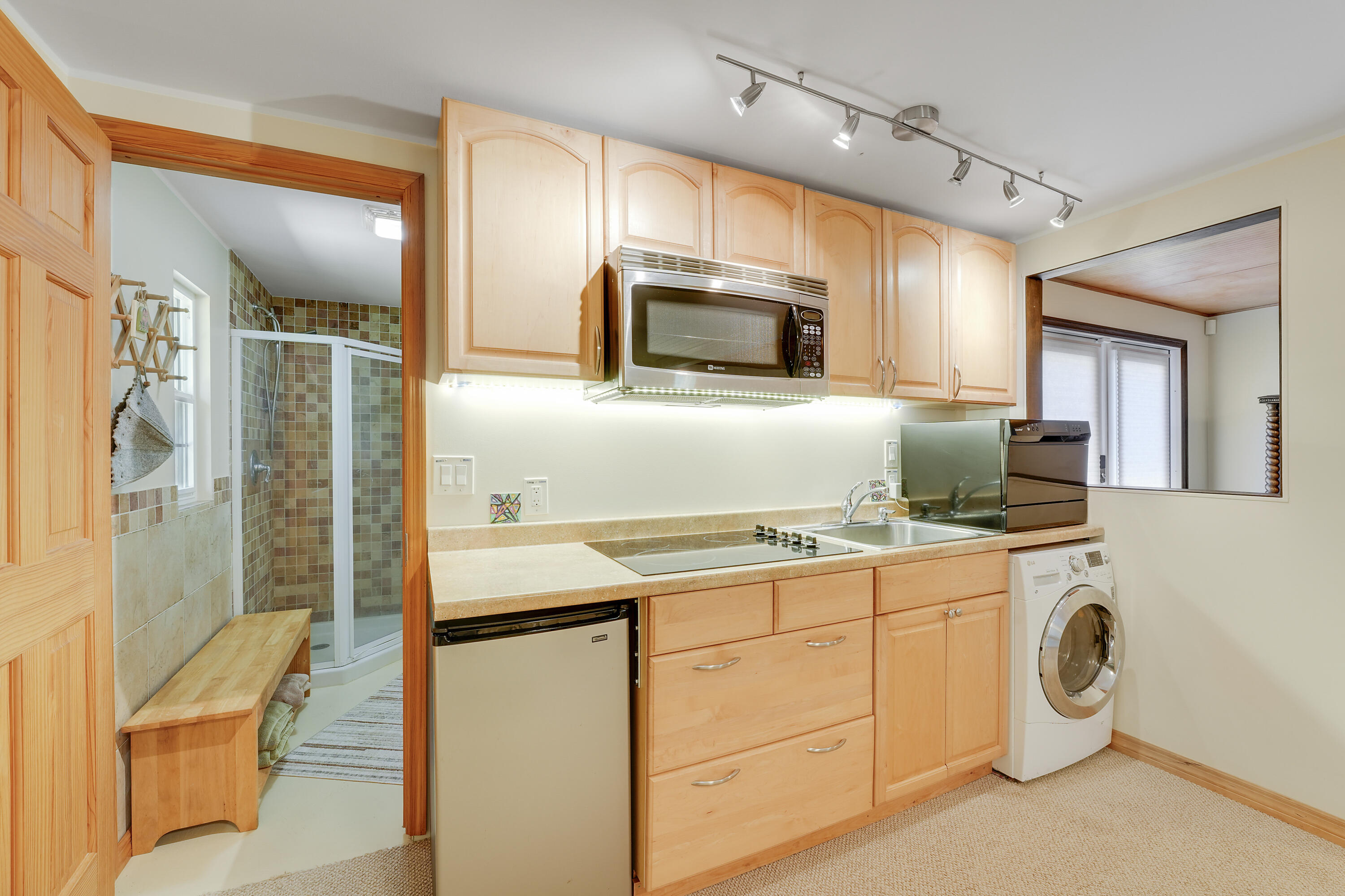 12263 Sandy Run Road Jupiter, FL 33478 - Photo 55 of 71 Guest House Kitchen