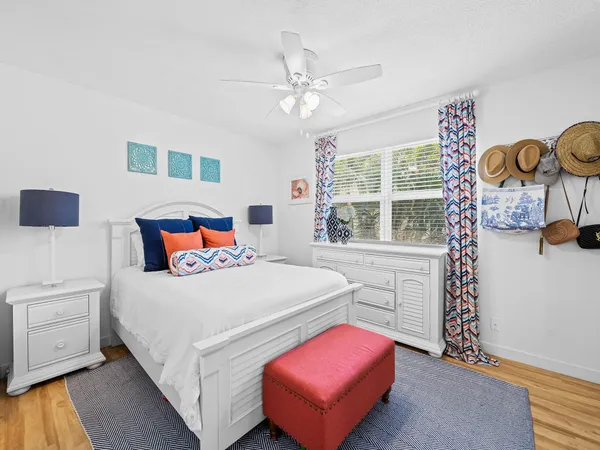 $2,700 | 1989 Northeast 15th Avenue, Unit 1989, Fort Lauderdale, FL 33305