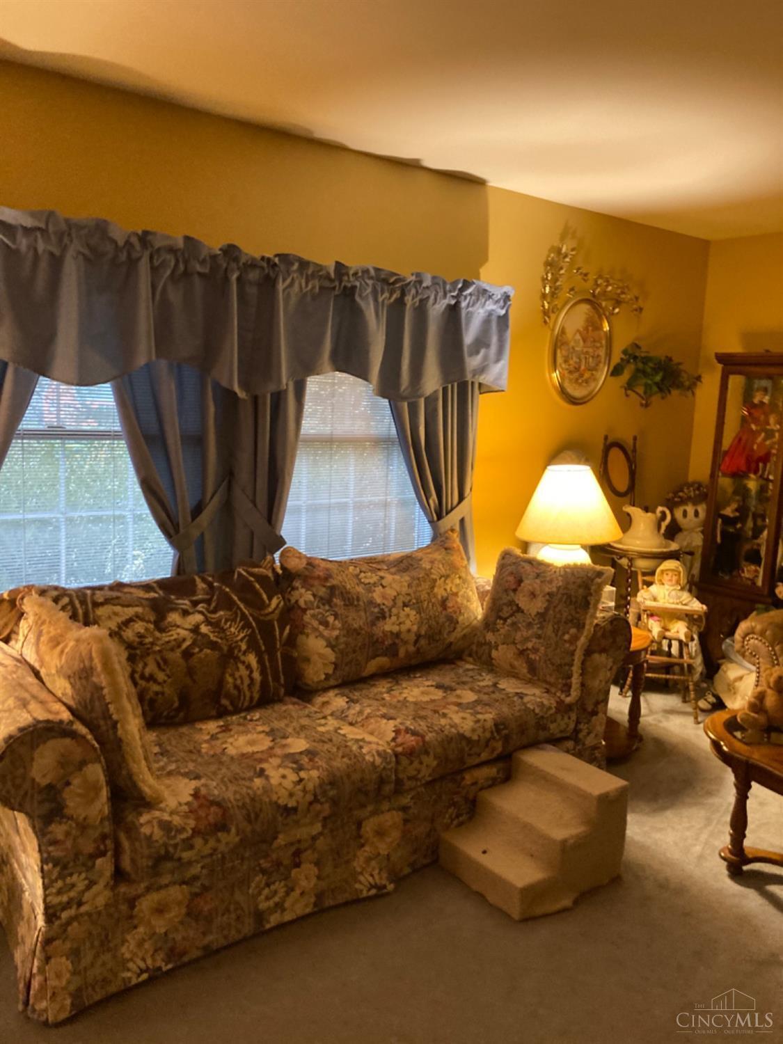 536 Anderson Ferry Road Cincinnati, OH 45238 - Photo 2 of 40