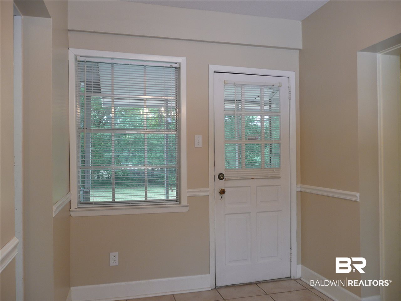 311 Dawn Place Mobile, AL 36609 - Photo 27 of 35 Breakfast Room