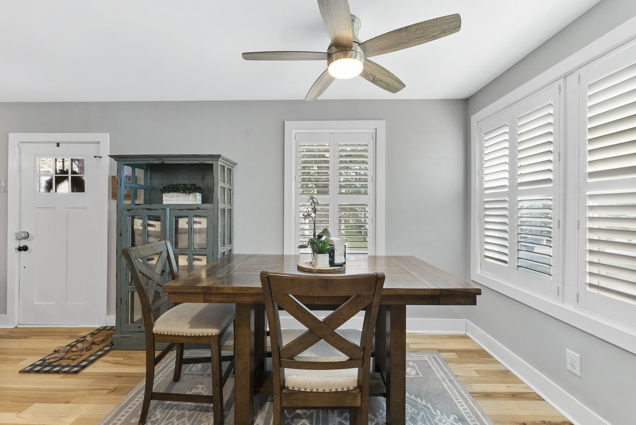 202 Lincoln Court Raleigh, NC 27610 - Photo 9 of 27 a dining room with furniture and window