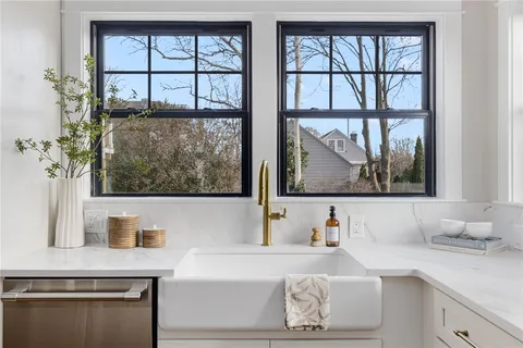 $3,995,000 | 14 Kay Boulevard, Middletown, RI 02842