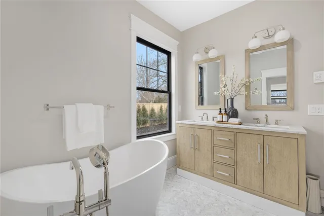 $3,995,000 | 14 Kay Boulevard, Middletown, RI 02842