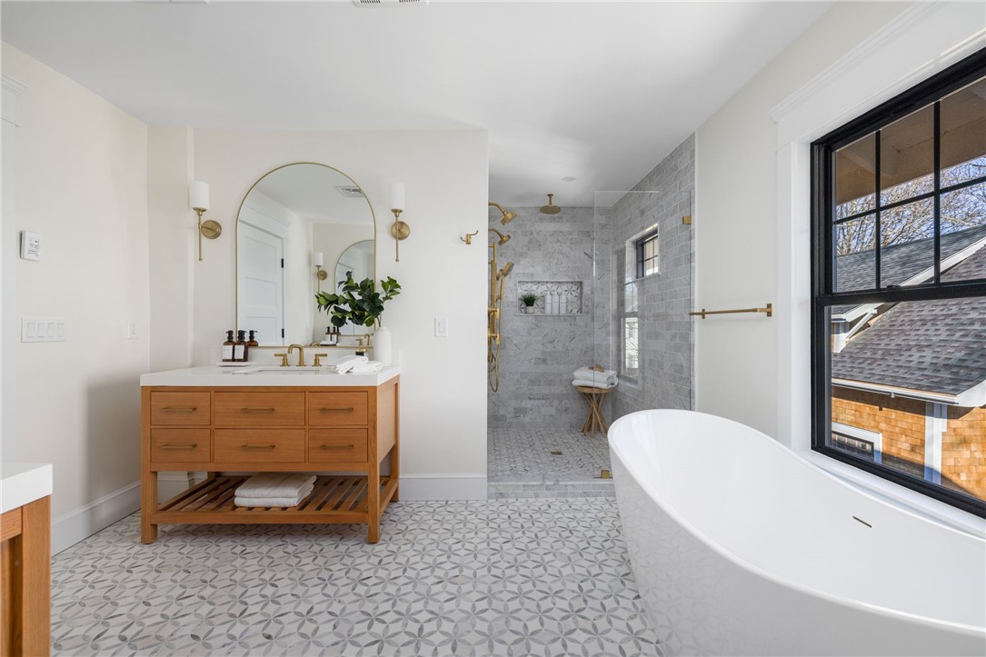 14 Kay Boulevard Middletown, RI 02842 - Photo 29 of 50 Primary Ensuite Bath