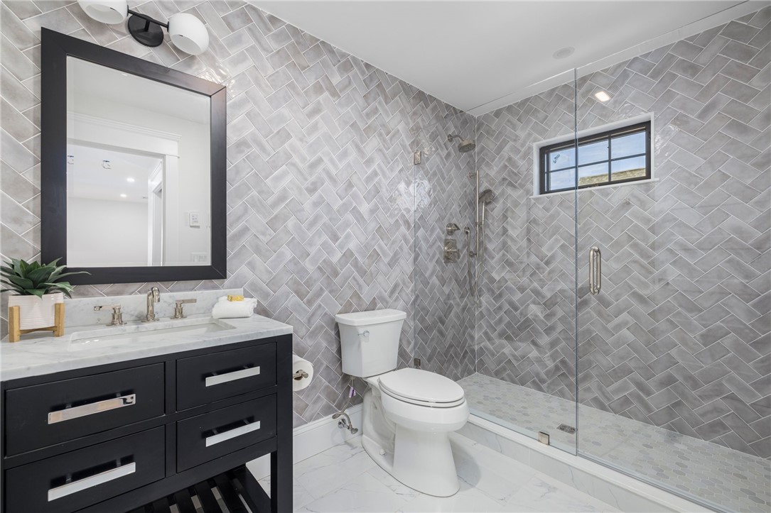 14 Kay Boulevard Middletown, RI 02842 - Photo 33 of 50 bedroom 3 en suite bath