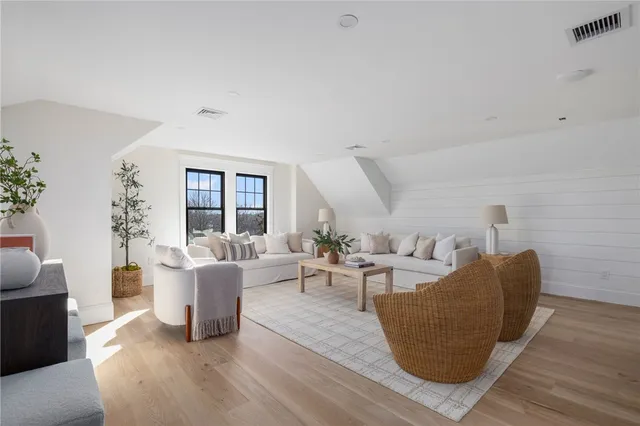 $3,995,000 | 14 Kay Boulevard, Middletown, RI 02842