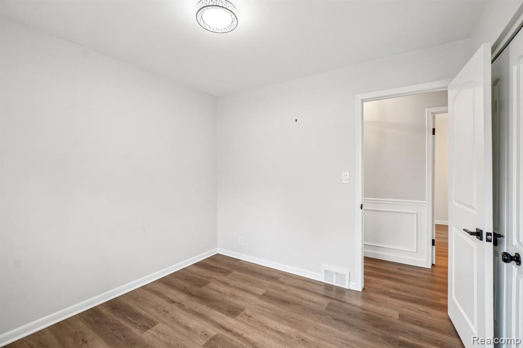 1156 Sycamore Drive Rochester, MI 48307 - Photo 13 of 35 Gallery Image 13